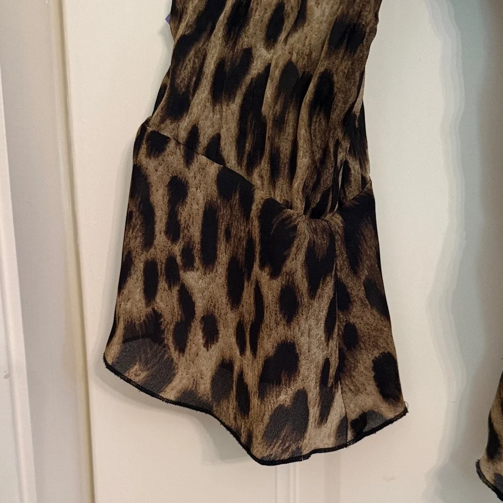 Leopard Print Ruffle Blouse - Picture 3 of 10
